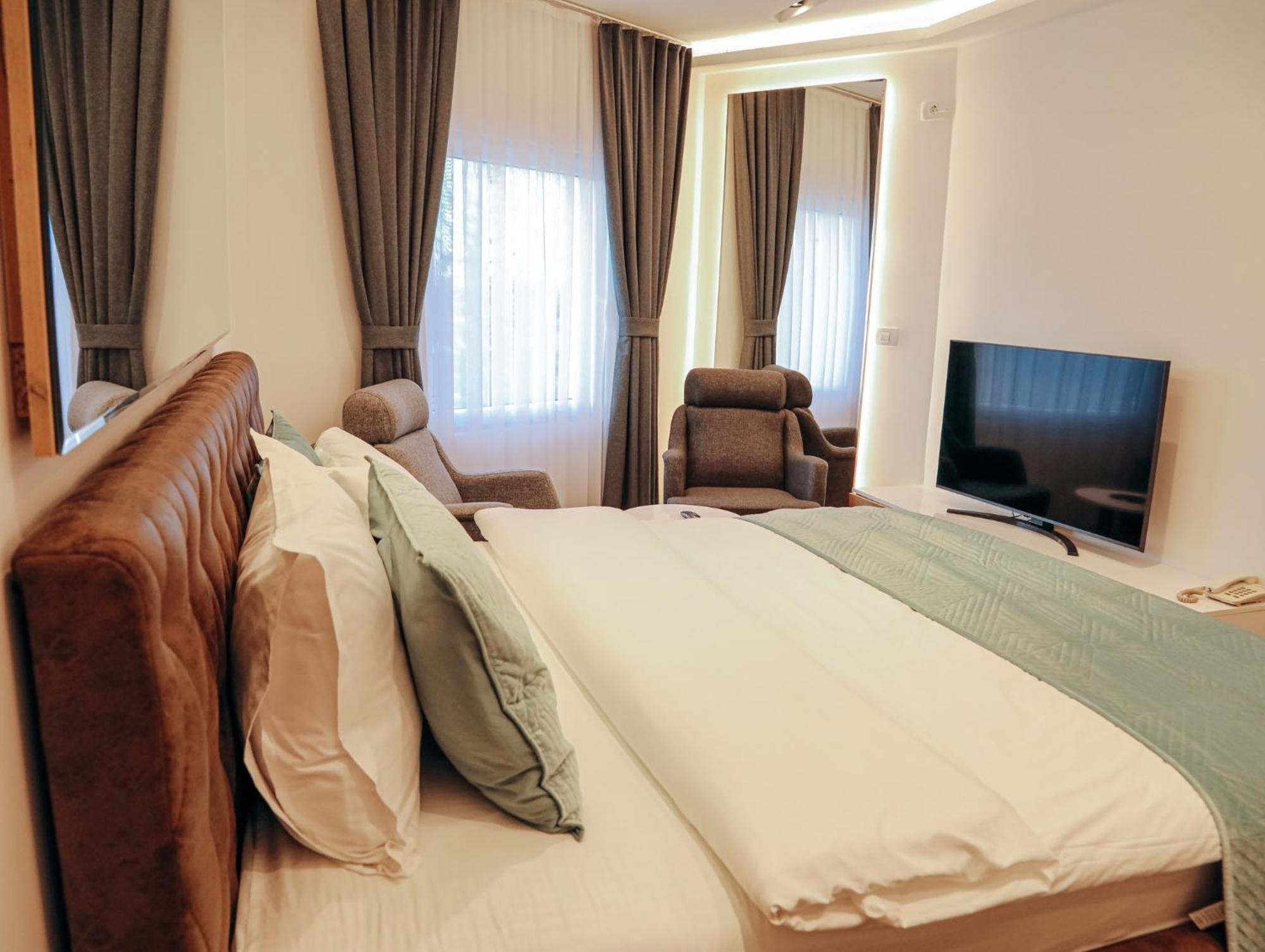 Hotel Europa 92 Ferizaj Esterno foto