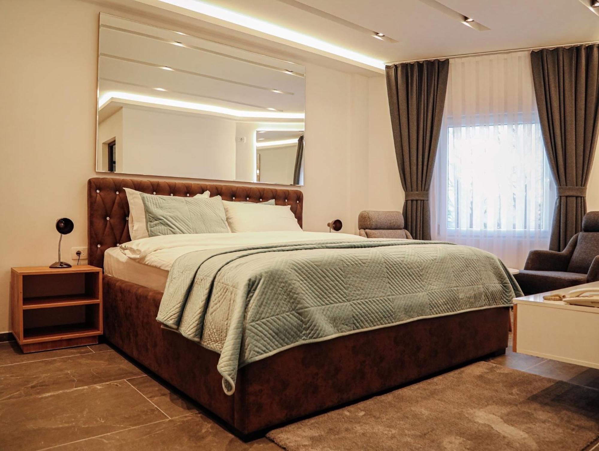 Hotel Europa 92 Ferizaj Esterno foto