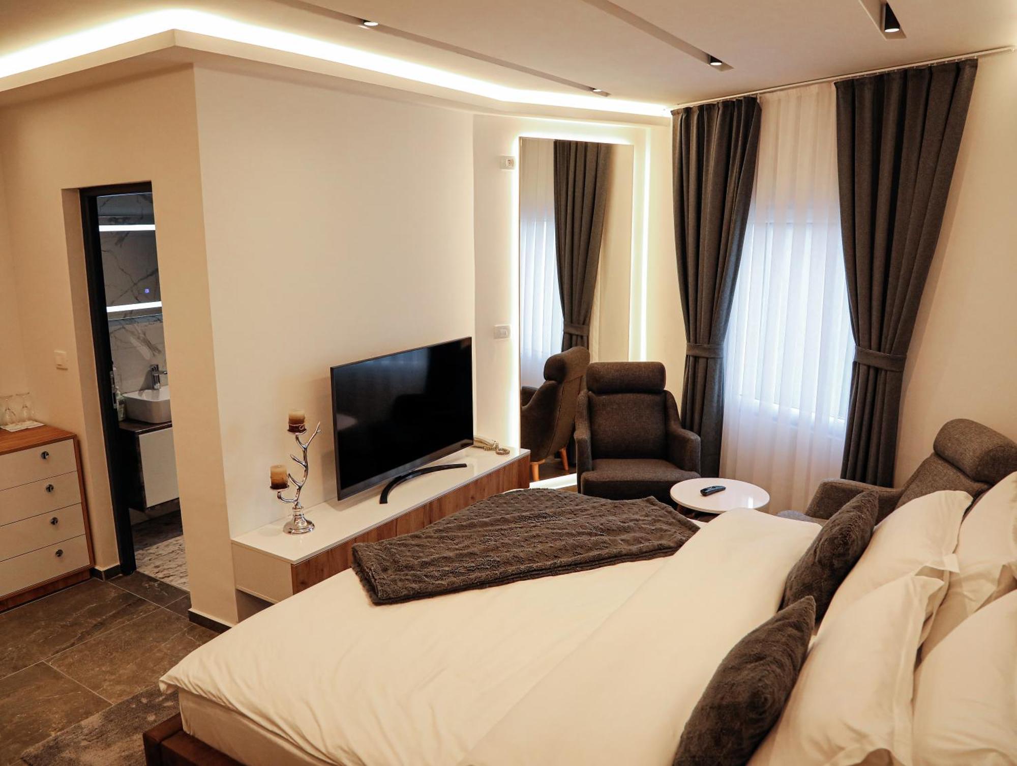 Hotel Europa 92 Ferizaj Esterno foto