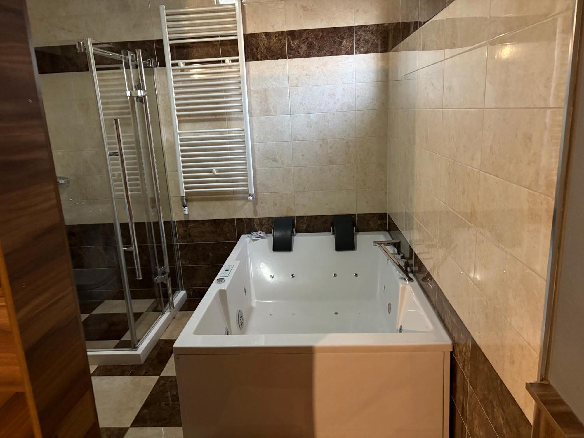 Hotel Europa 92 Ferizaj Esterno foto